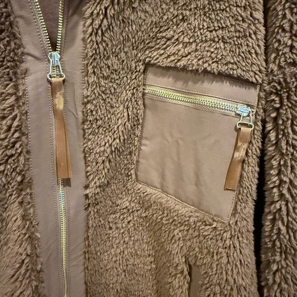 Varley Brown Sherpa Jacket - Picture 5 of 7